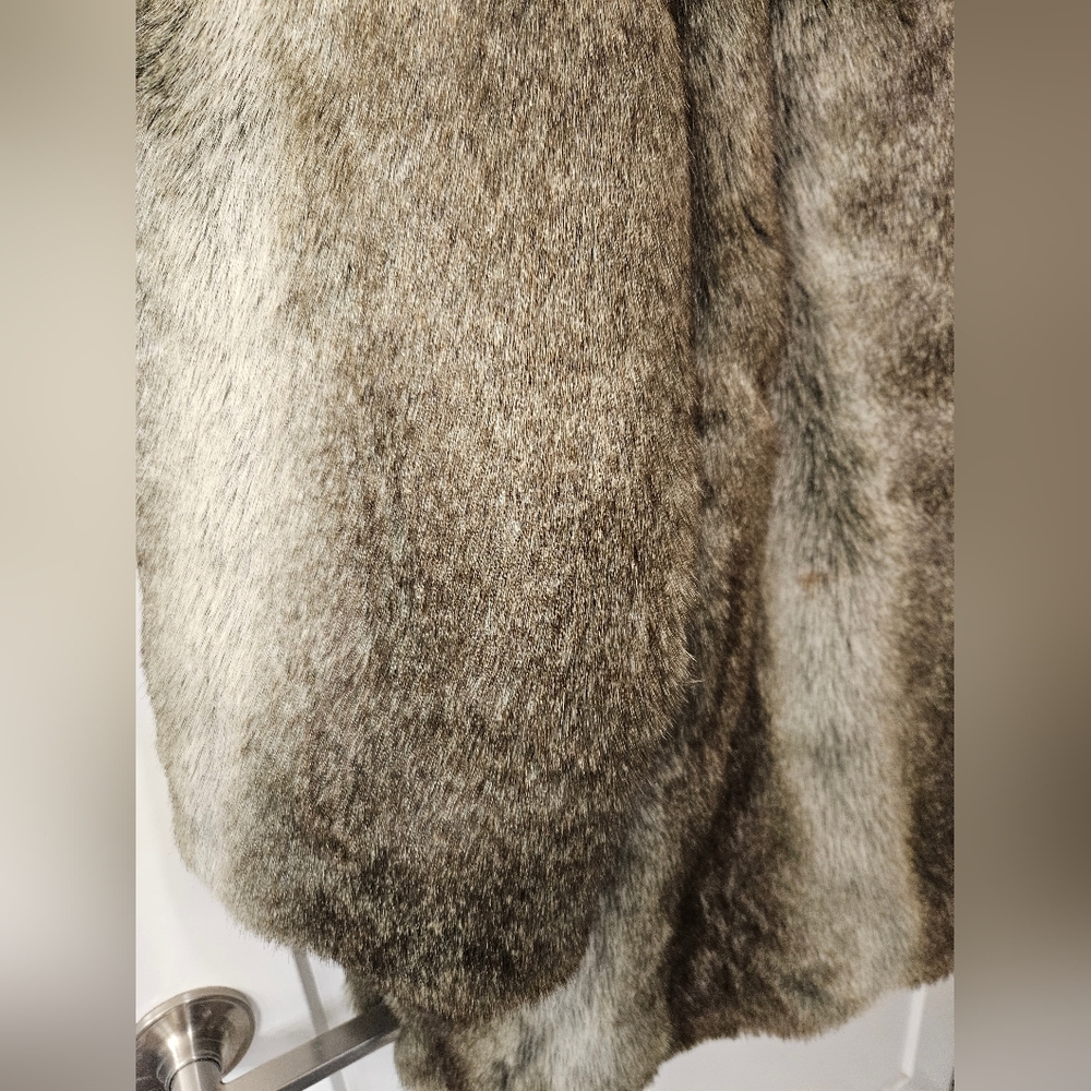 NWT - Dennis Basso Faux Fur Coat - Size 1X - Picture 6 of 10